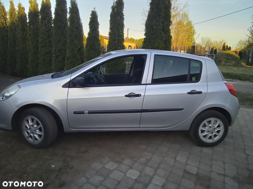 Renault Clio - 1
