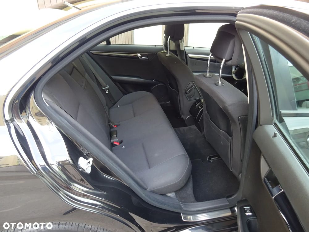 Mercedes-Benz Klasa C 200 CDI DPF Automatik BlueEFFICIENCY - 9