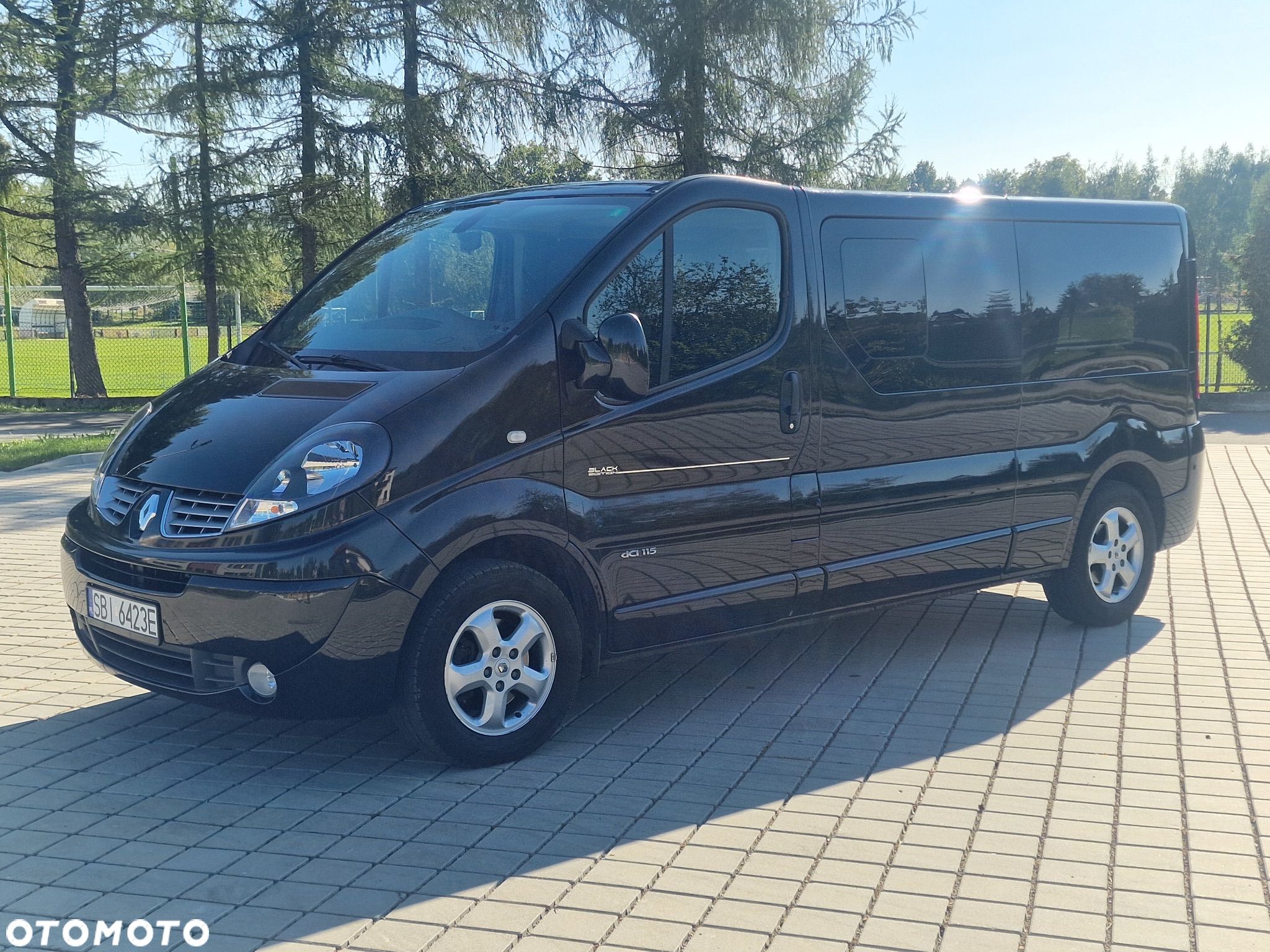 Renault Trafic 2.0 dCi 115 FAP Grand Passenger Black Edition - 1