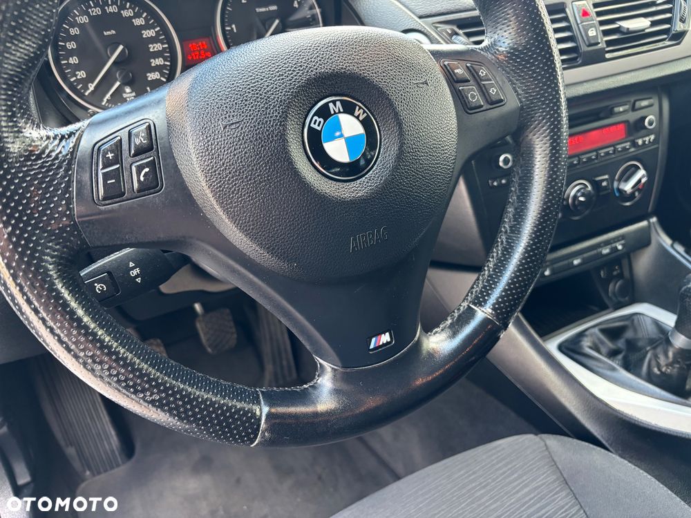 BMW X1 sDrive16d xLine - 32