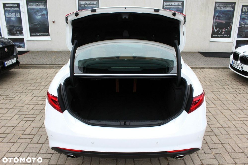 Alfa Romeo Giulia - 7