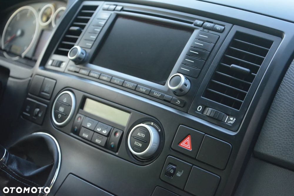Volkswagen Multivan - 26