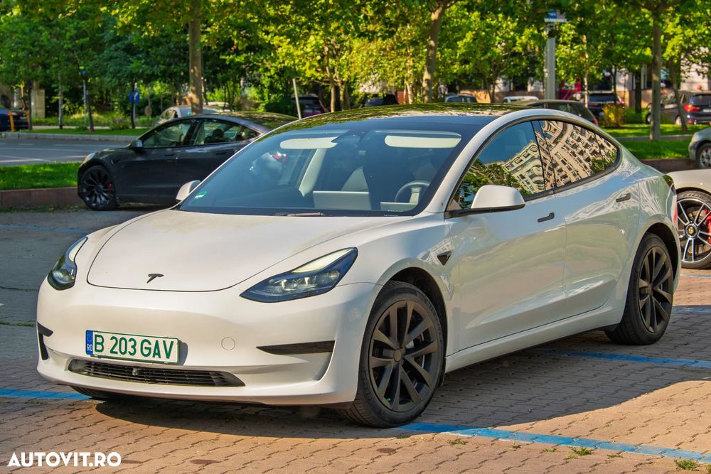 TESLA Model 3