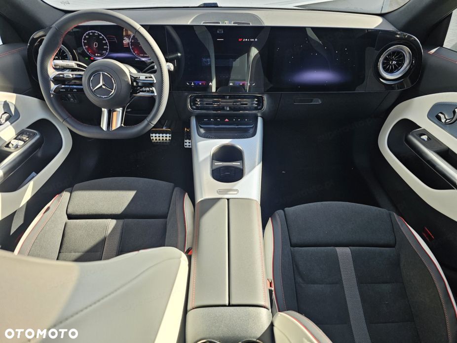 Mercedes-Benz CLA 200 mHEV 4-Matic 8G-DCT - 8