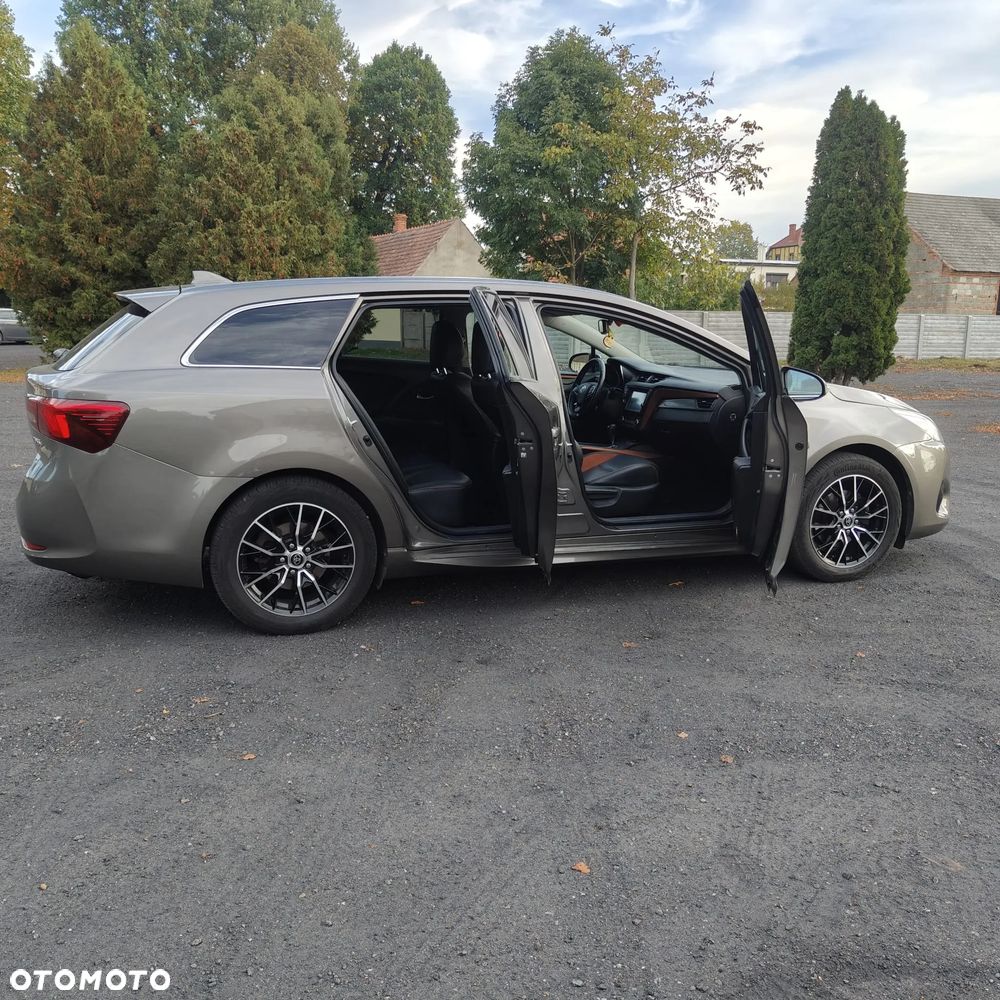 Toyota Avensis 1.8 Prestige MS - 14