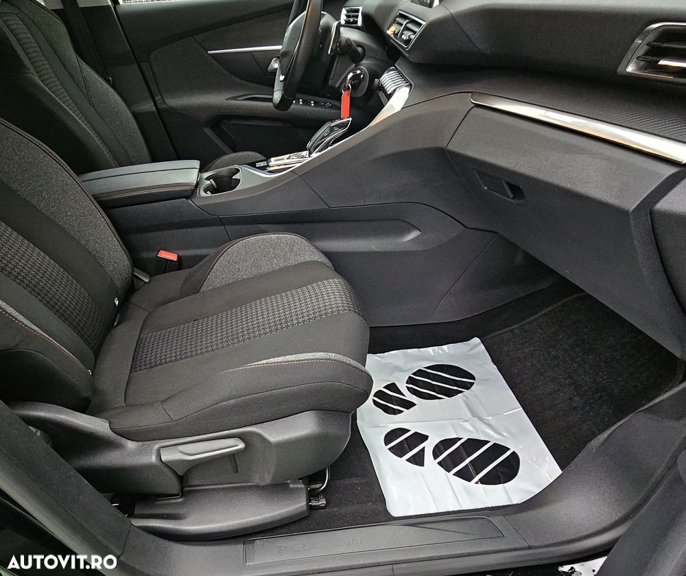 Peugeot 3008 1.2 PureTech Turbo S&S EAT6 Active - 11