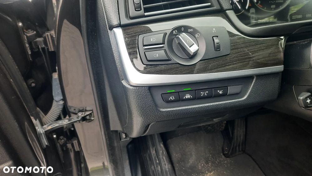 BMW Seria 5 530d xDrive - 8
