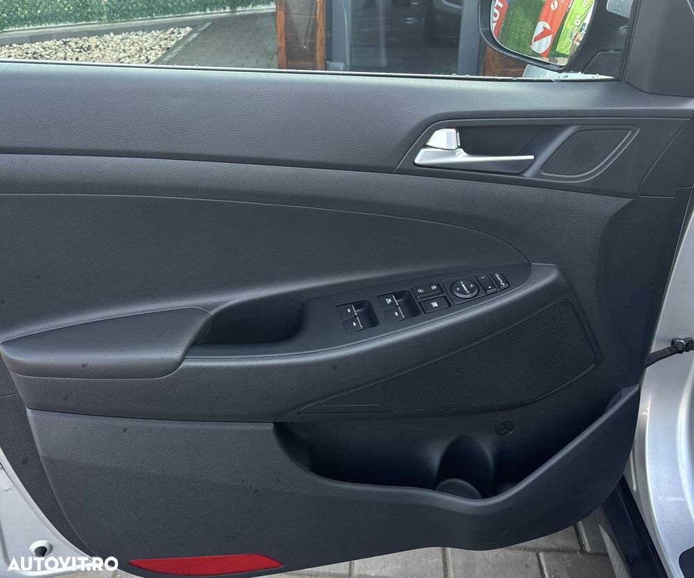 Hyundai Tucson blue 2.0 CRDi 4WD Aut. Premium - 16