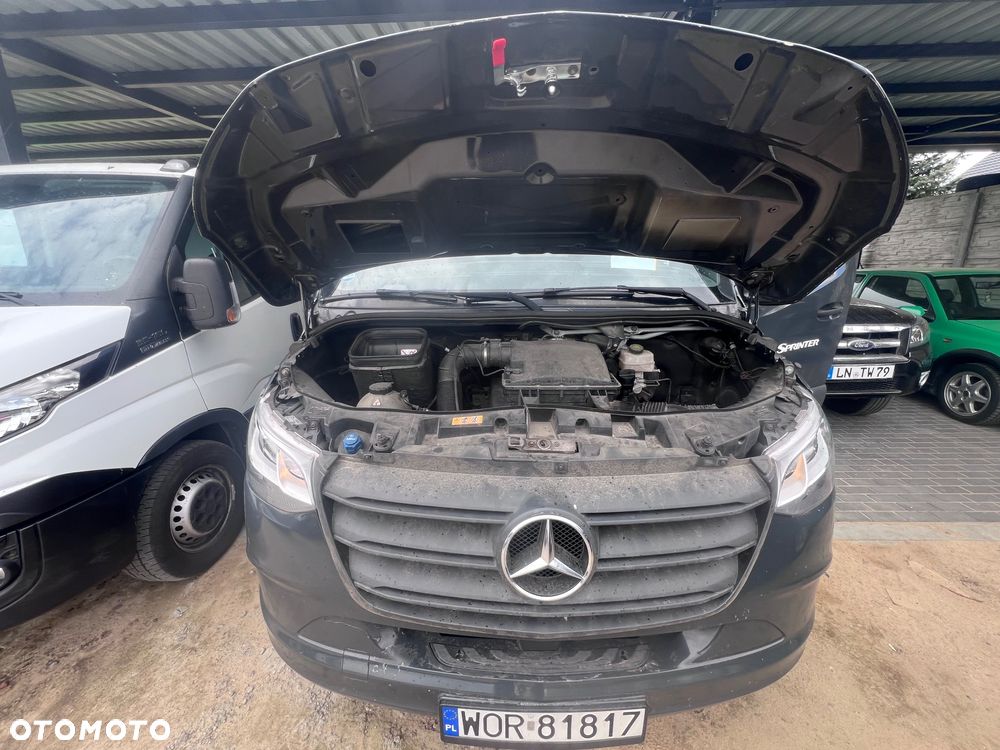 Mercedes-Benz SPRINTER - 24