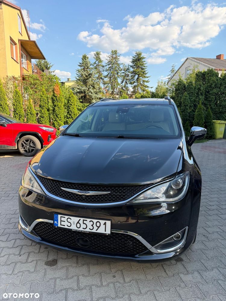Chrysler Pacifica - 2