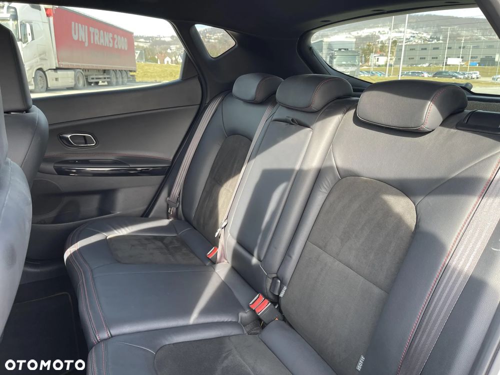 Kia Ceed 1.6 T-GDI GT - 17