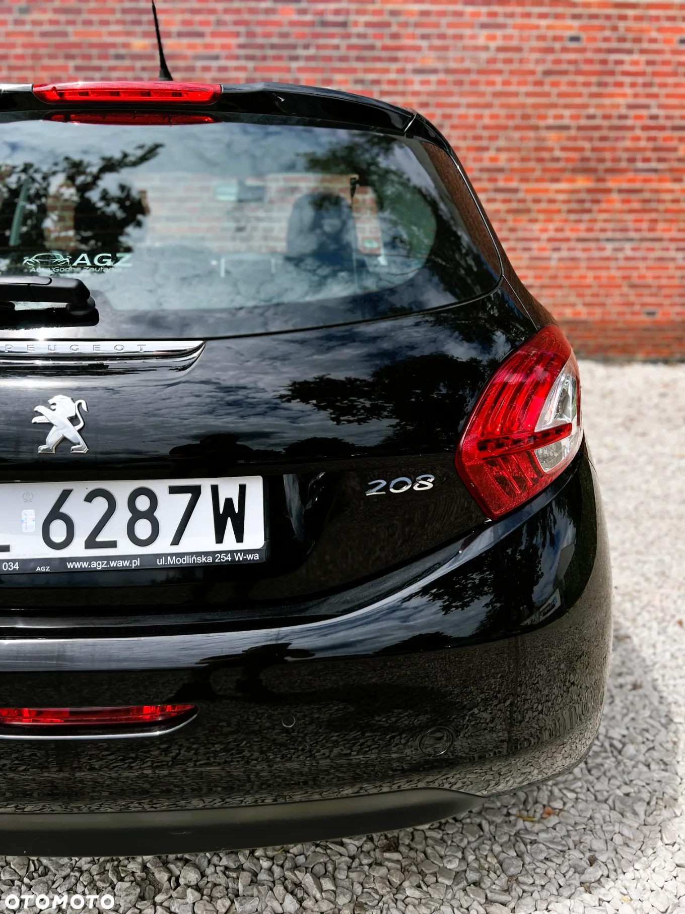 Peugeot 208 - 35