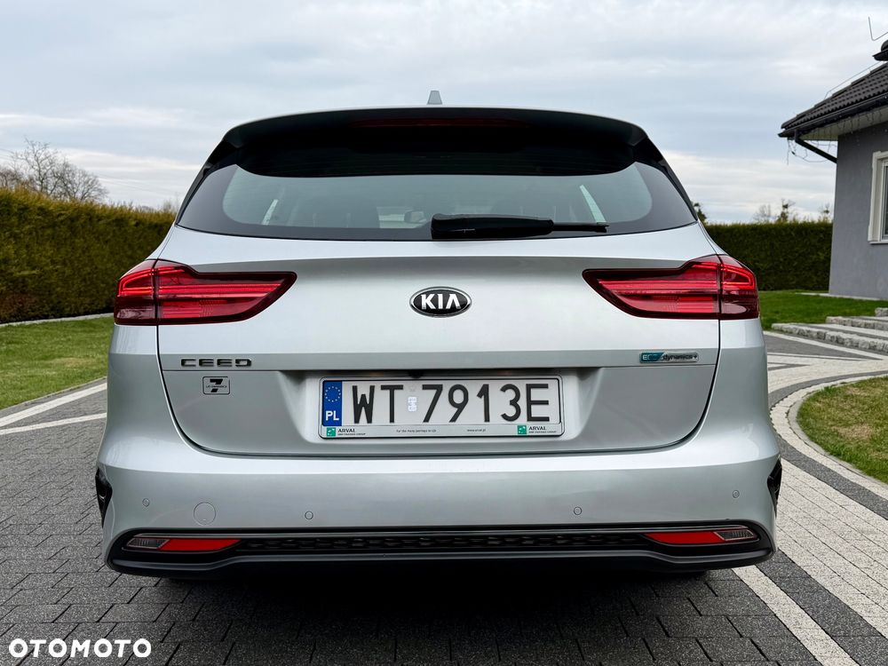 Kia Ceed 1.6 CRDi SCR M - 10