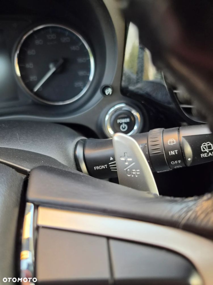 Mitsubishi Outlander - 38