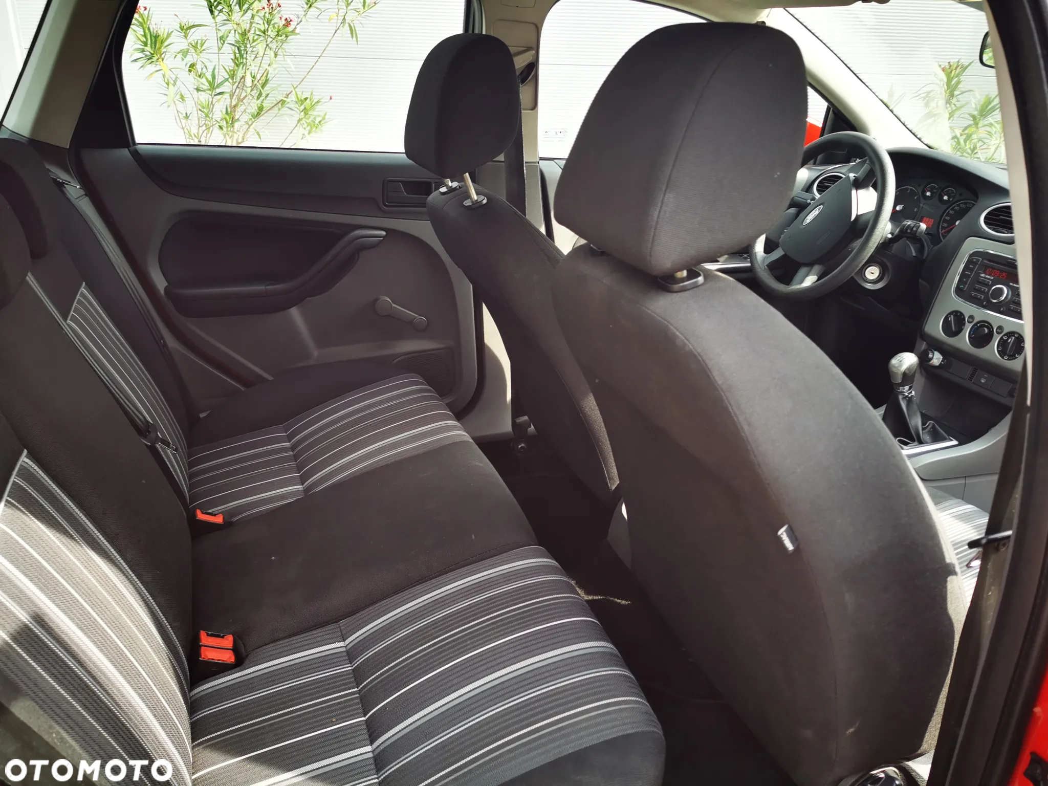 Ford Focus 1.8 TDCi Ambiente - 11