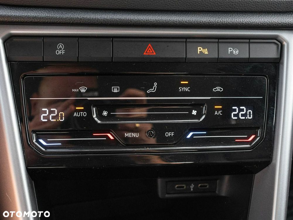 Volkswagen T-Roc - 17