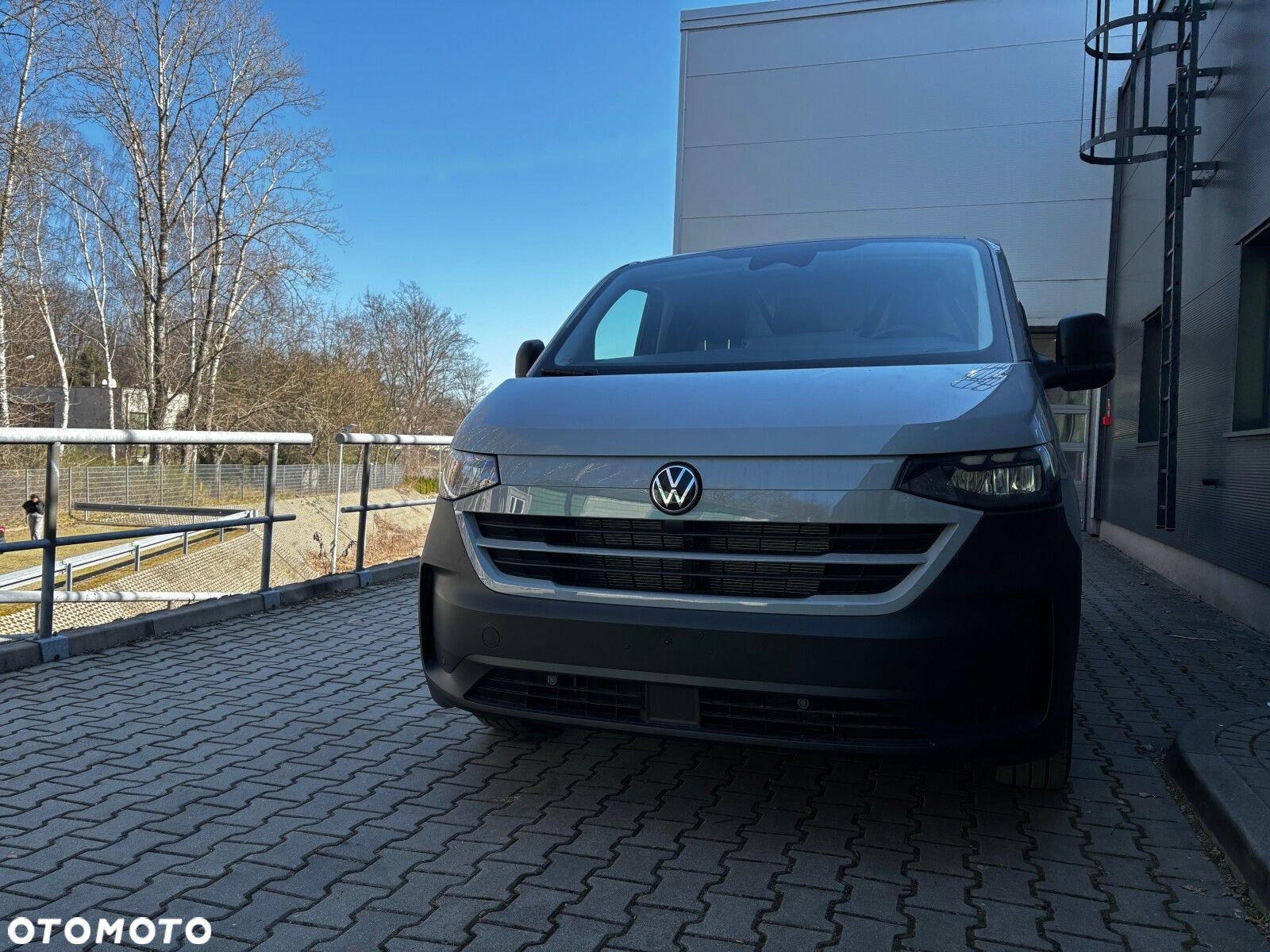 Volkswagen Transporter 2.0 TDI 150 KM 8-b automat. L1 - 18