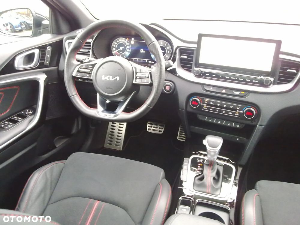 Kia ProCeed 1.6 T-GDI GT DCT - 19