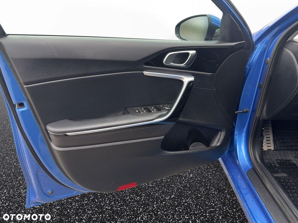 Kia Ceed - 25