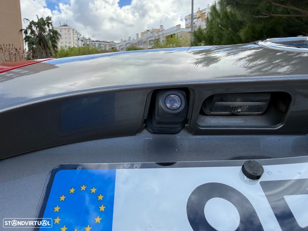 Toyota Yaris 1.5 HSD Comfort+P.Style - 33