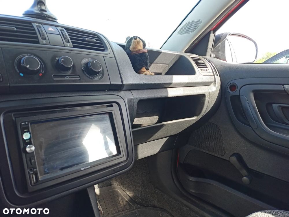 Skoda Fabia - 11
