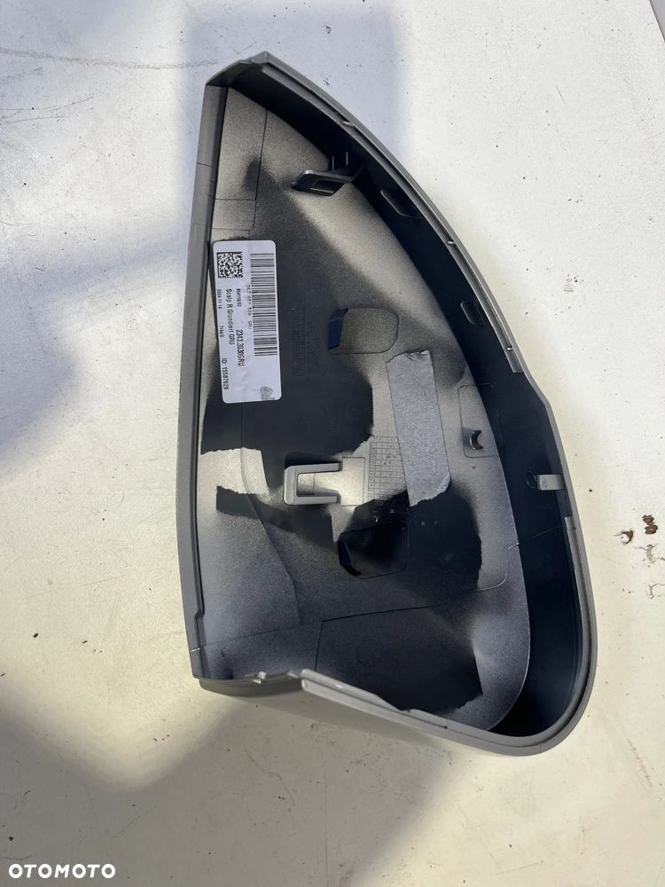 SKODA OCTAVIA IV 4 19-24R OBUDOWA LUSTERKA PRAWA 5E3857538 - 2