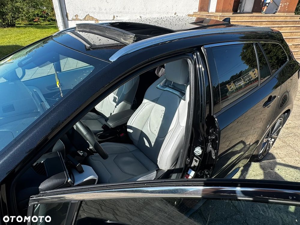 Toyota Corolla 2.0 Hybrid Executive - 7