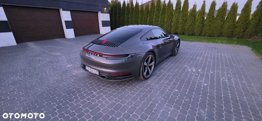 Porsche 911 Carrera 4 PDK - 6