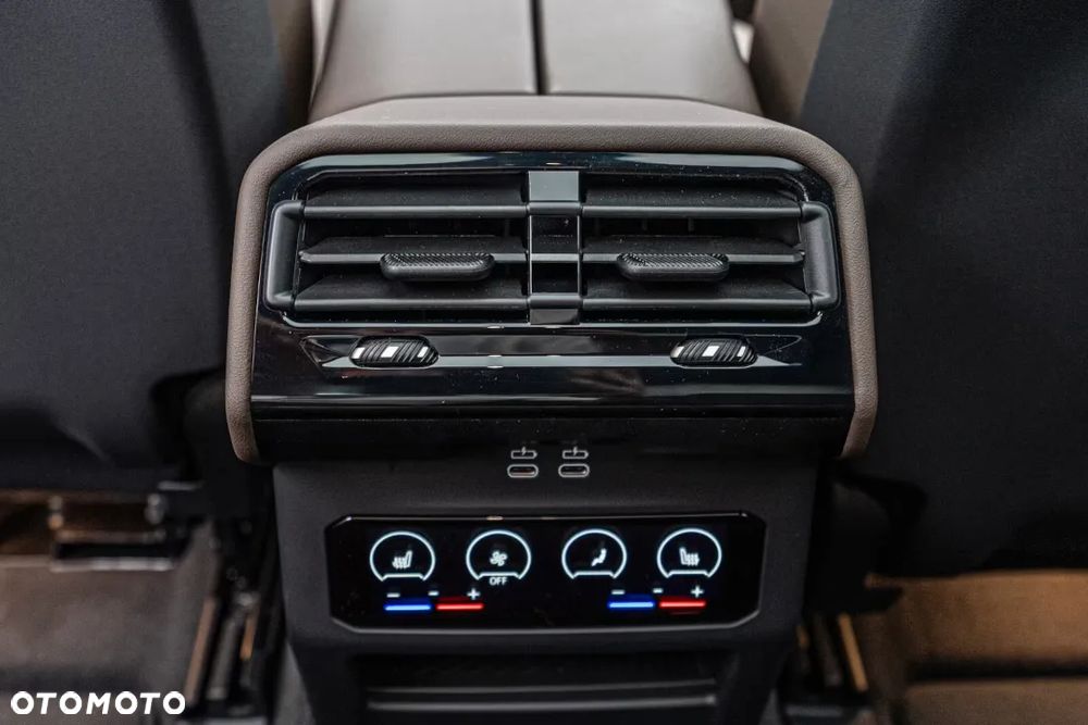 BMW Seria 5 520d xDrive mHEV - 26