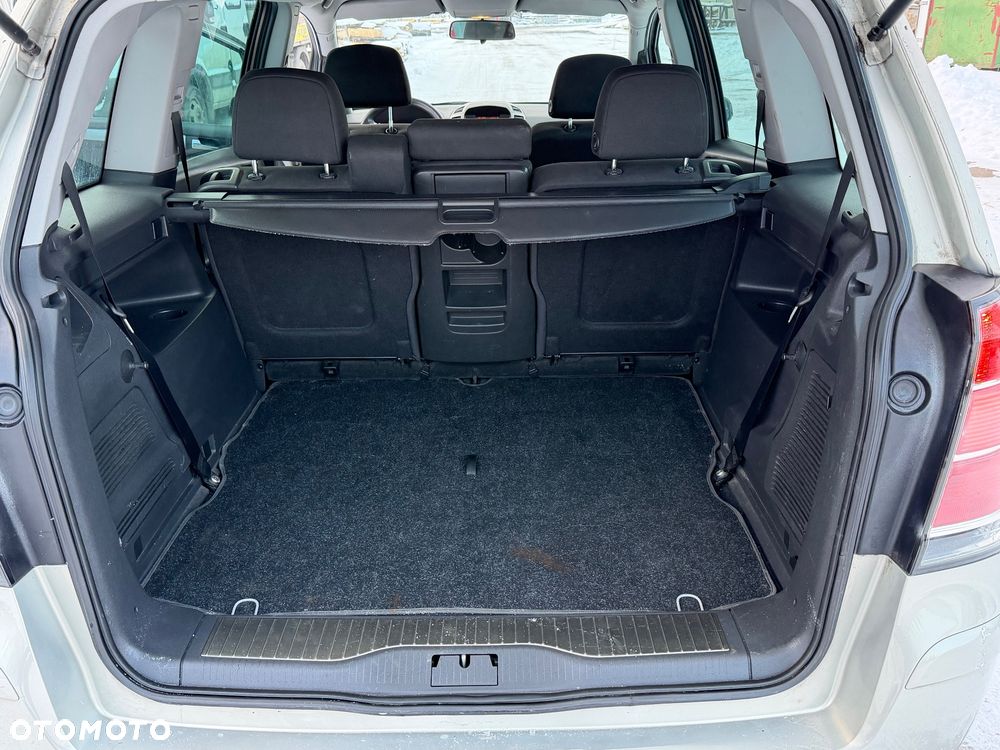 Opel Zafira - 27