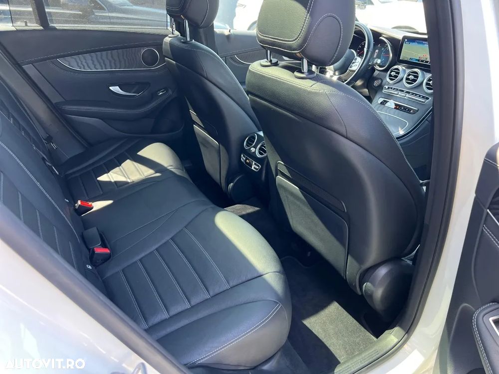 Mercedes-Benz GLC 300 d 4MATIC - 26