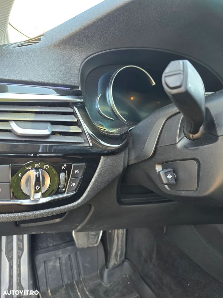 BMW 5 Series 2018 — imagine 37