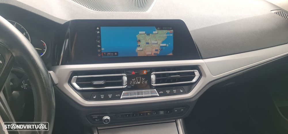 BMW 318 d Line Sport Auto - 23