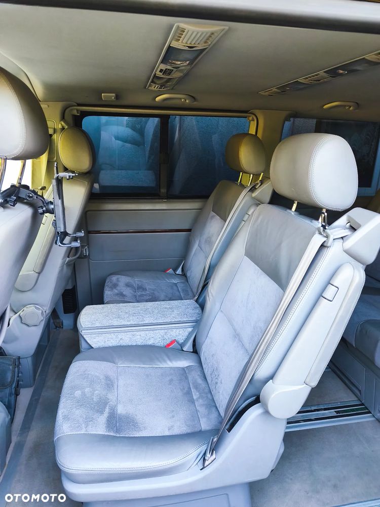 Volkswagen Multivan - 8