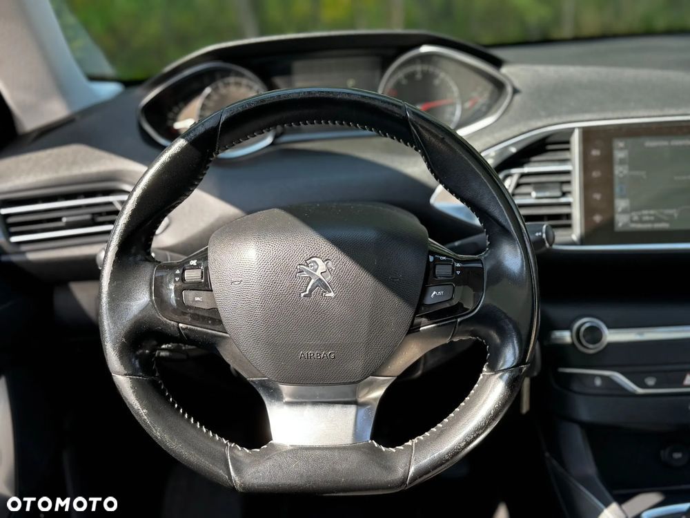 Peugeot 308 SW BlueHDi 150 EAT6 Stop & Start Allure - 11