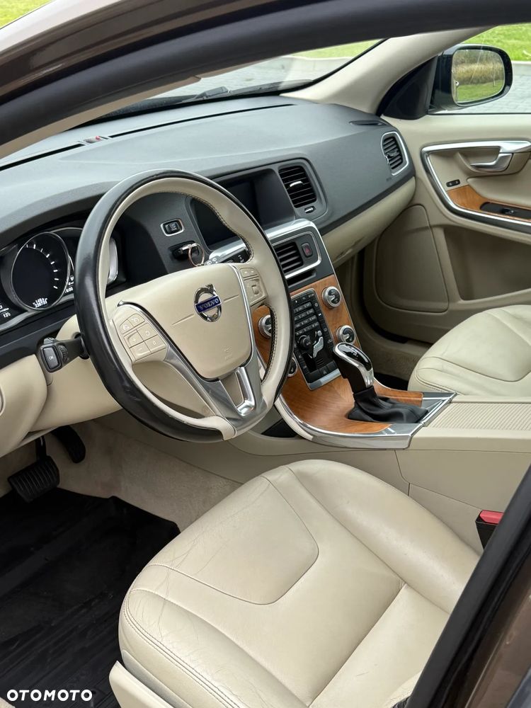 Volvo V60 Cross Country T5 AWD Summum - 12