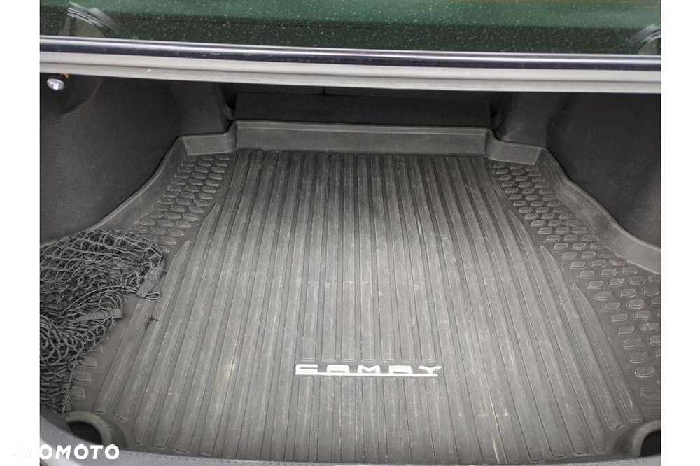 Toyota Camry 2.5 Hybrid Executive CVT - 16