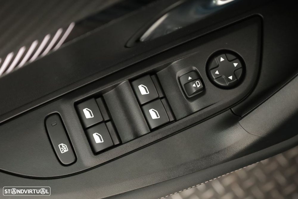 Peugeot e-2008 54 kWh Allure - 22