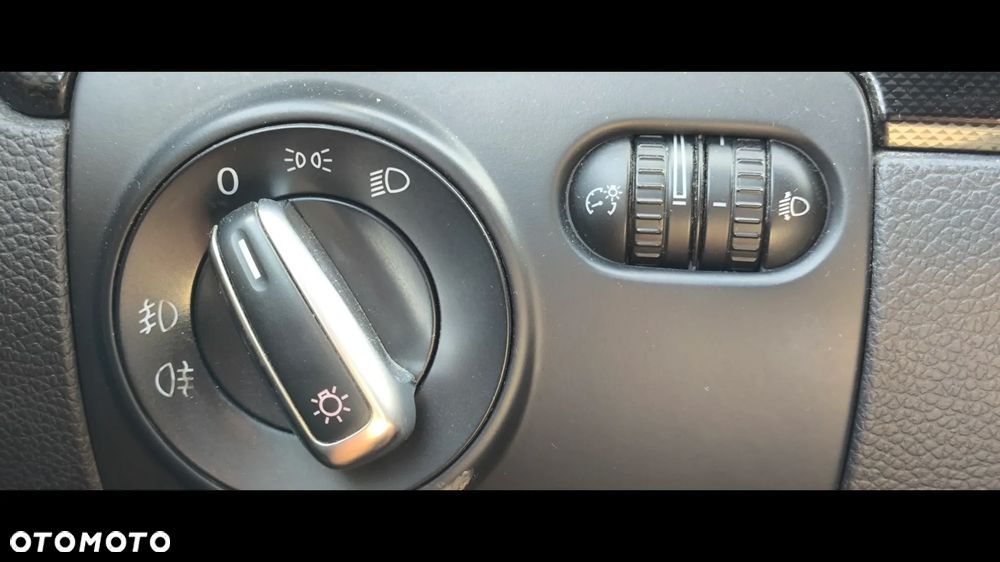 Volkswagen Golf - 22
