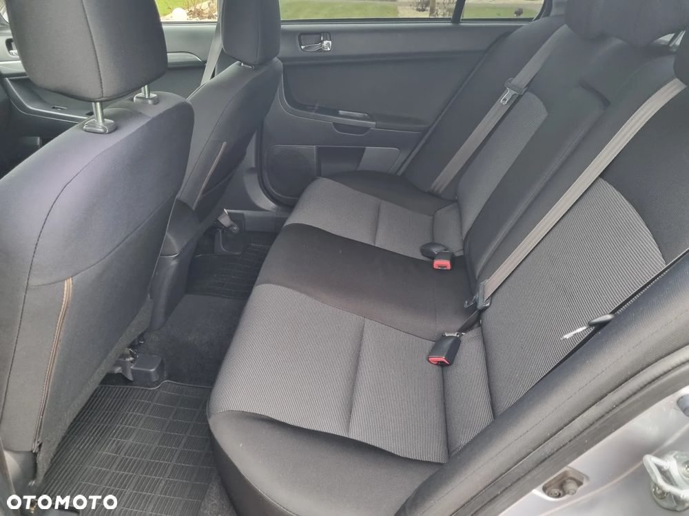 Mitsubishi Lancer - 14