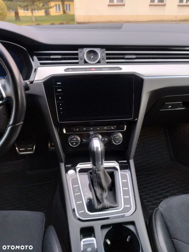 Volkswagen Arteon 2.0 TDI SCR 4Motion DSG R-Line Edition - 32