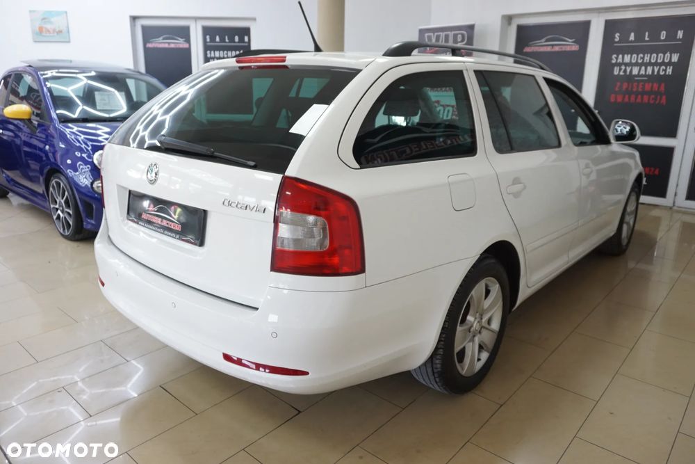 Skoda Octavia 1.6 TDI DPF Ambiente - 9