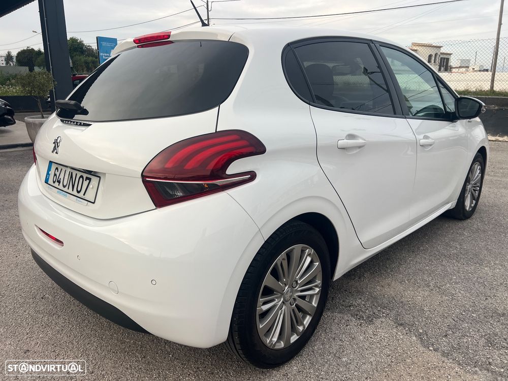 Peugeot 208 1.2 PureTech Style - 5