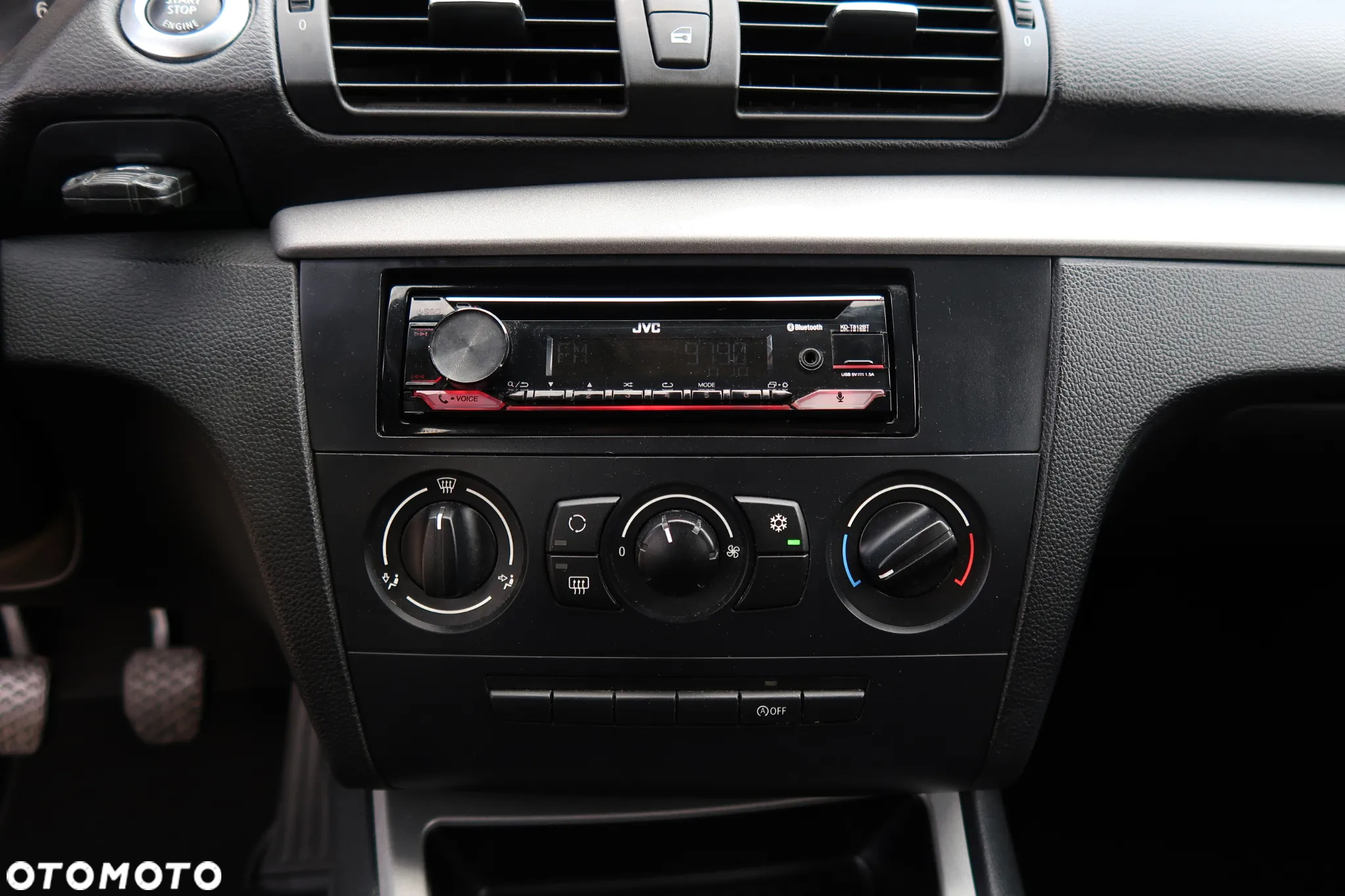 BMW Seria 1 116i - 24