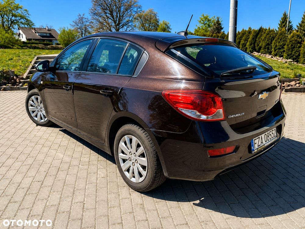 Chevrolet Cruze 1.6 LS+ - 4