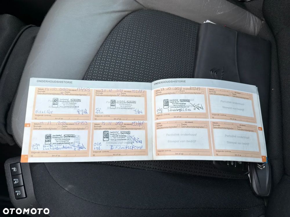 Citroën C4 Picasso 1.6 e-HDi FAP EGS6 Black Top - 34