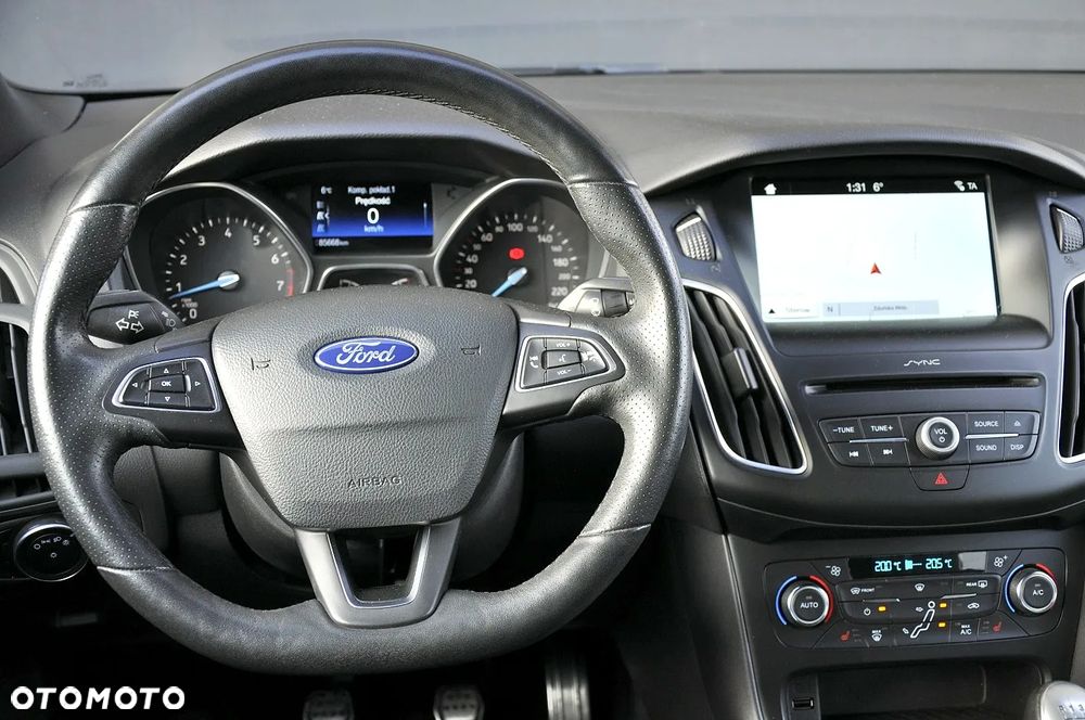 Ford Focus 1.0 EcoBoost Start-Stopp-System ST-LINE STYLE - 12