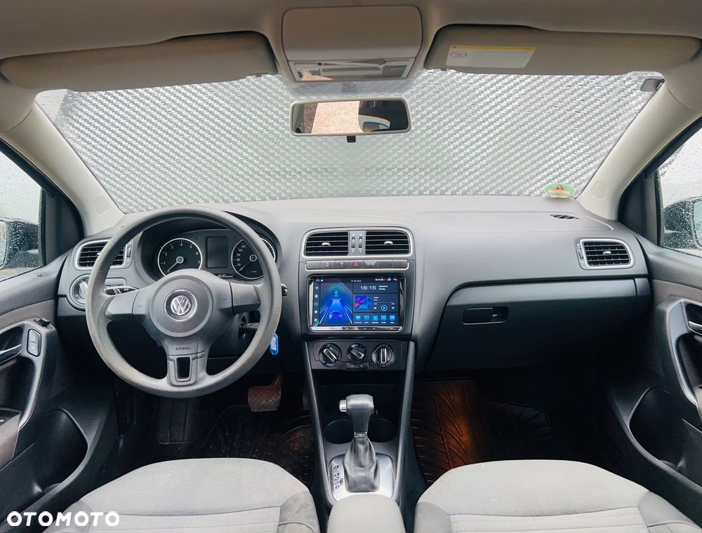 Volkswagen Polo - 2