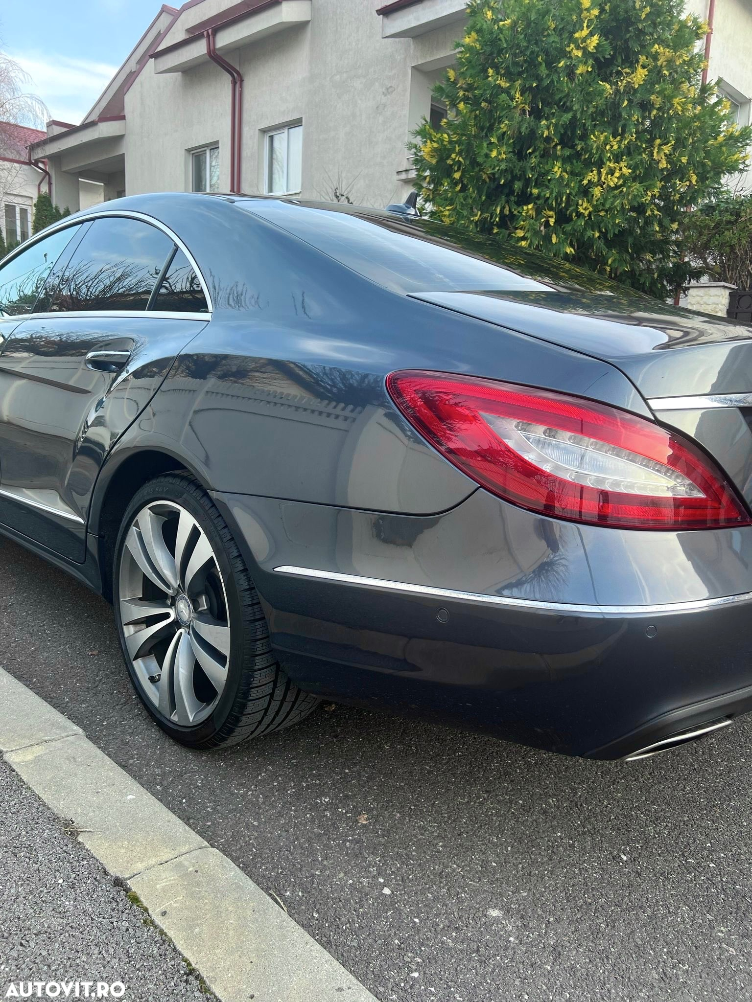 Mercedes-Benz CLS 350 d 4MATIC SB Aut - 2