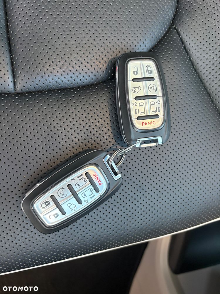 Chrysler Pacifica - 27